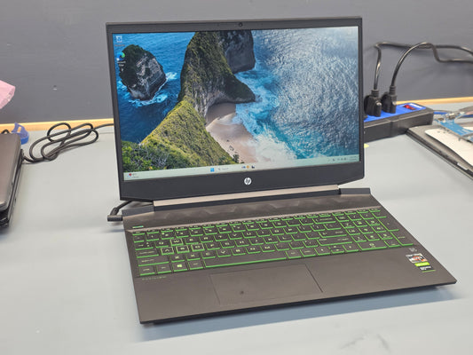 15" HP Pavilion Gaming Laptop 15-EC0XX