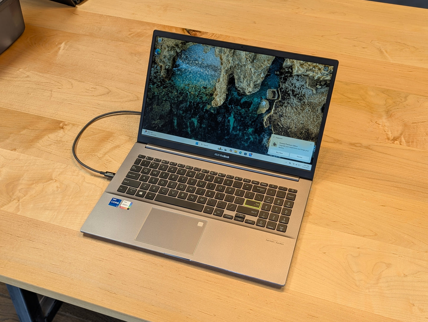 15.6" ASUS VivoBook - i7, 16GB, 512GB SSD w/ iRIS Xe Graphics