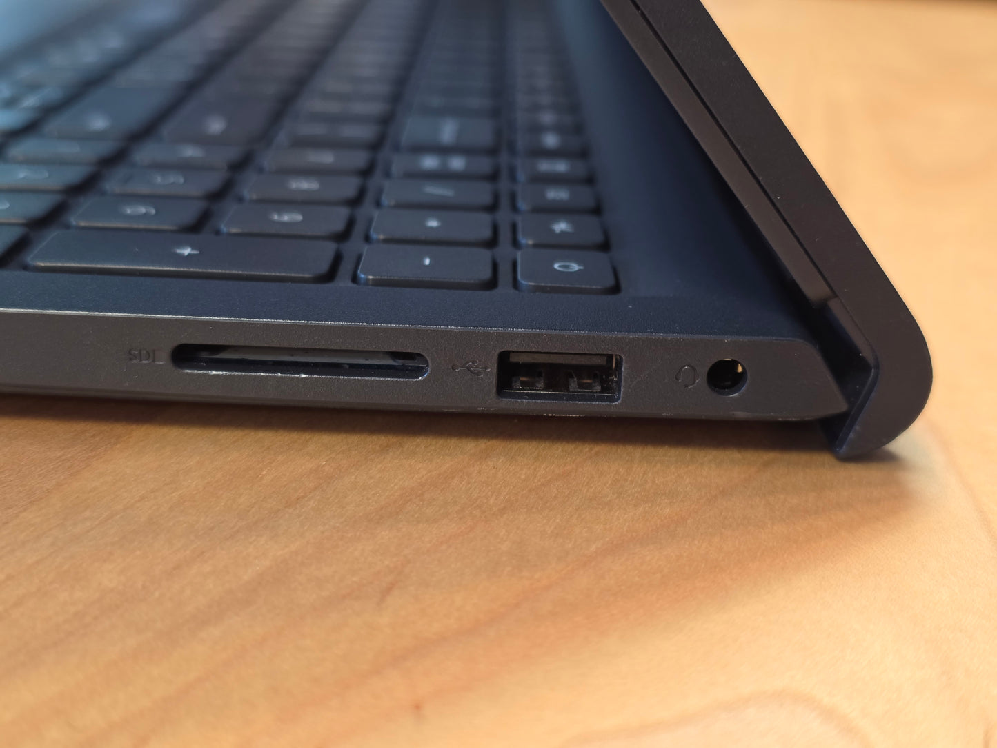 15" Dell Inspiron 15 3520