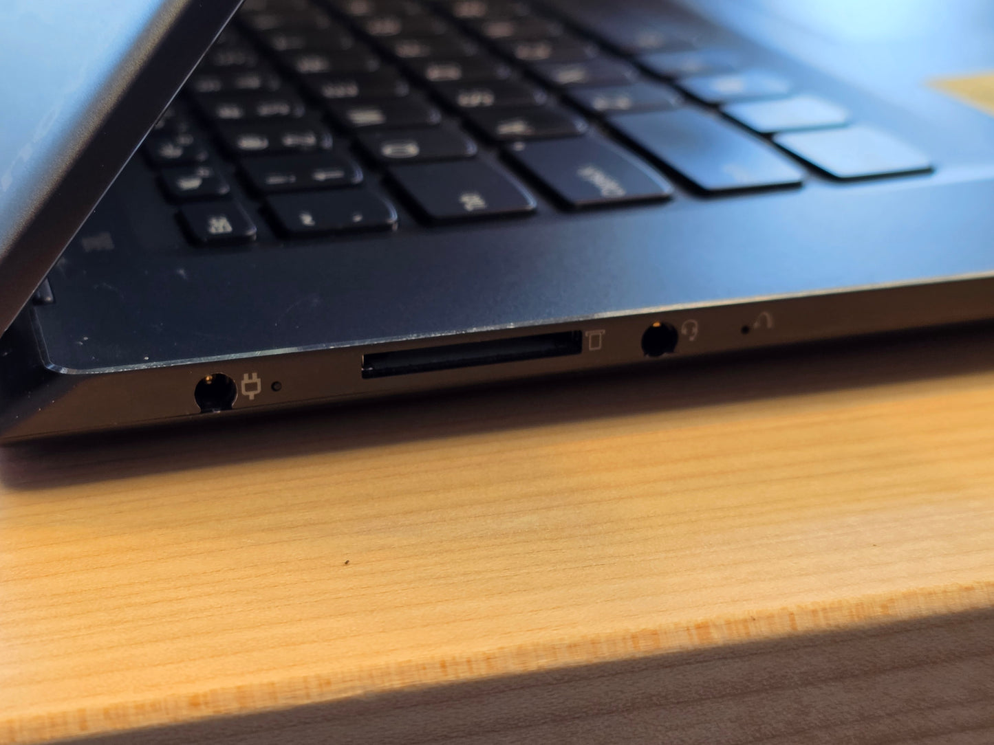 15" Lenovo Yoga 710-15ISK