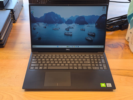 15" Dell Vostro 5590