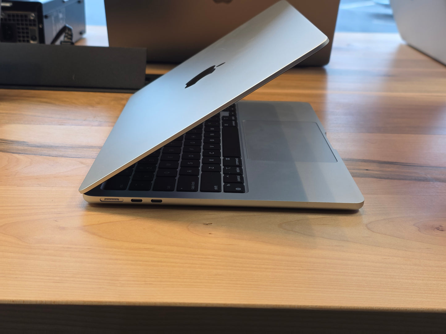 2024 13" M3 Apple MacBook Air