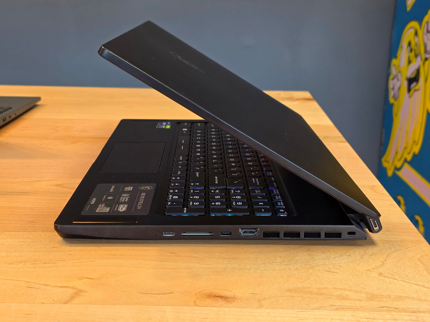 17.3" MSI Stealth GS76 11UH