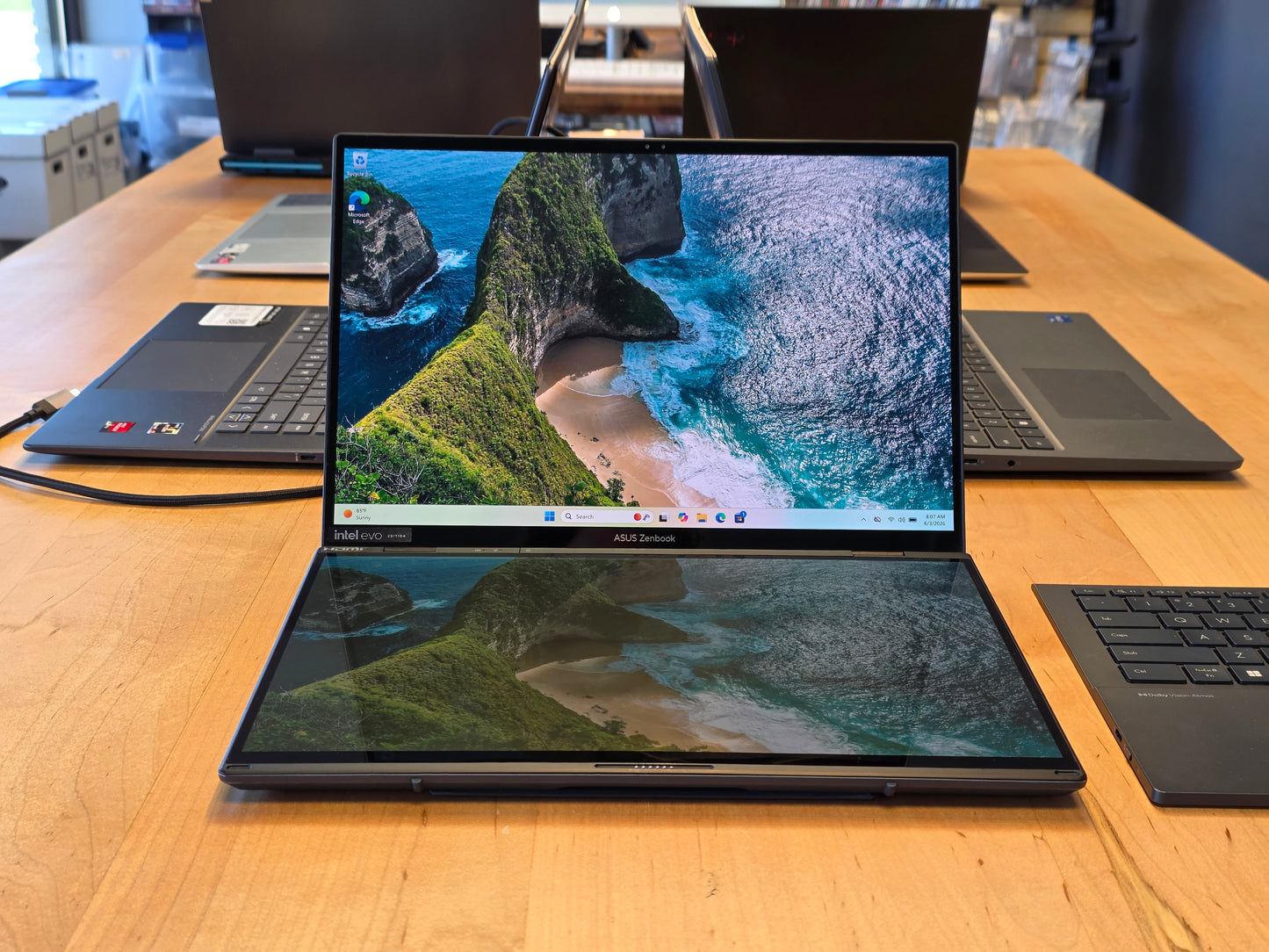 14" ASUS ZenBook Duo UX8406C