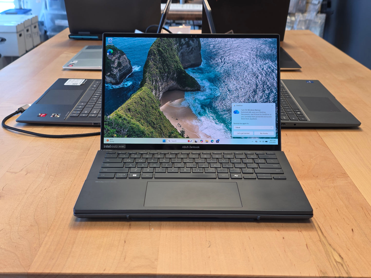 14" ASUS ZenBook Duo UX8406C