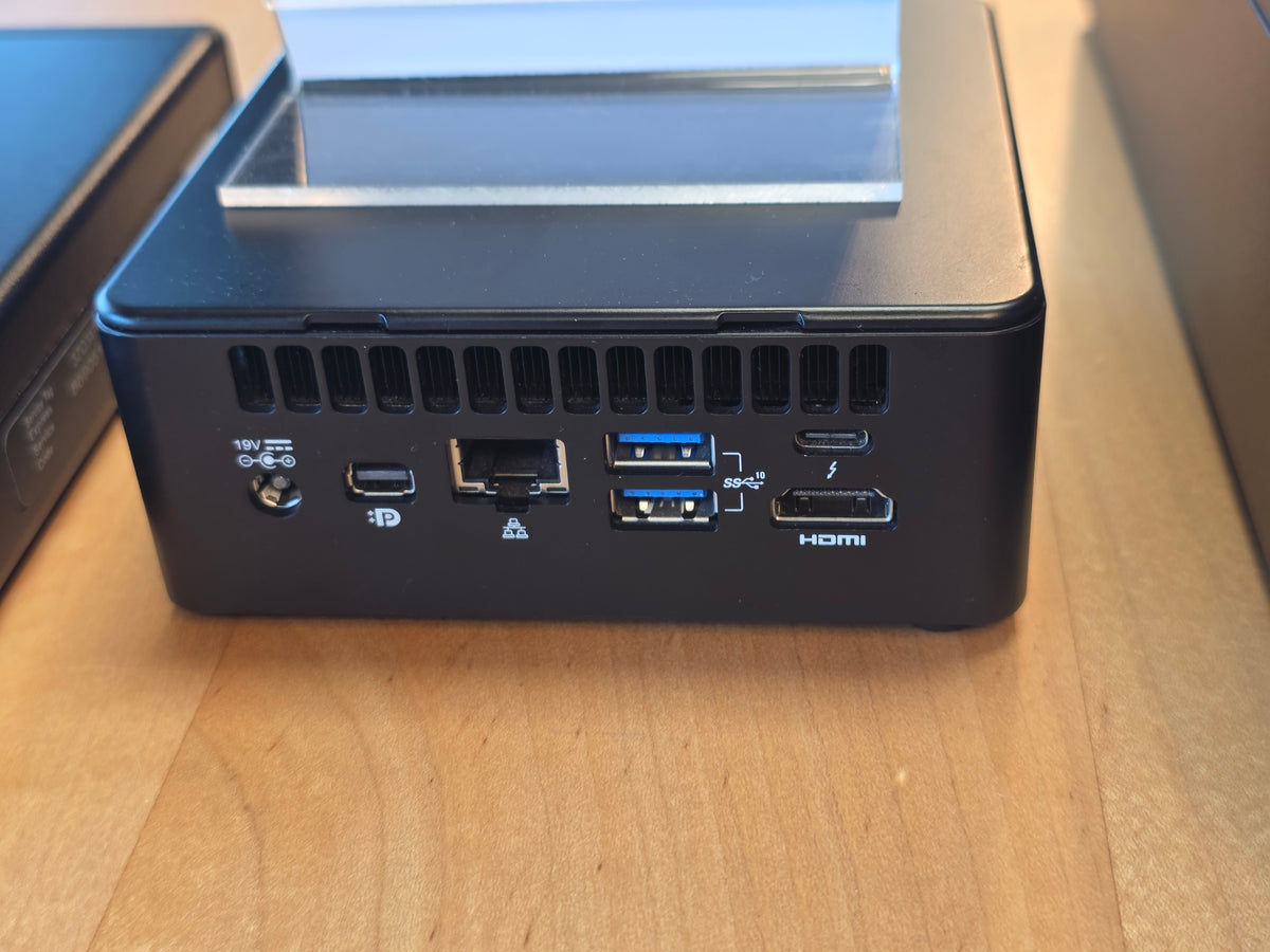 Intel NUC 2023