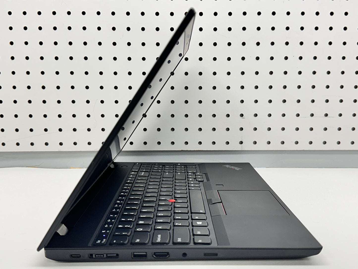 15" Lenovo ThinkPad i7-8665U 32GB RAM 500GB NVMe M.2 SSD W11 Pro - NVIDIA P520