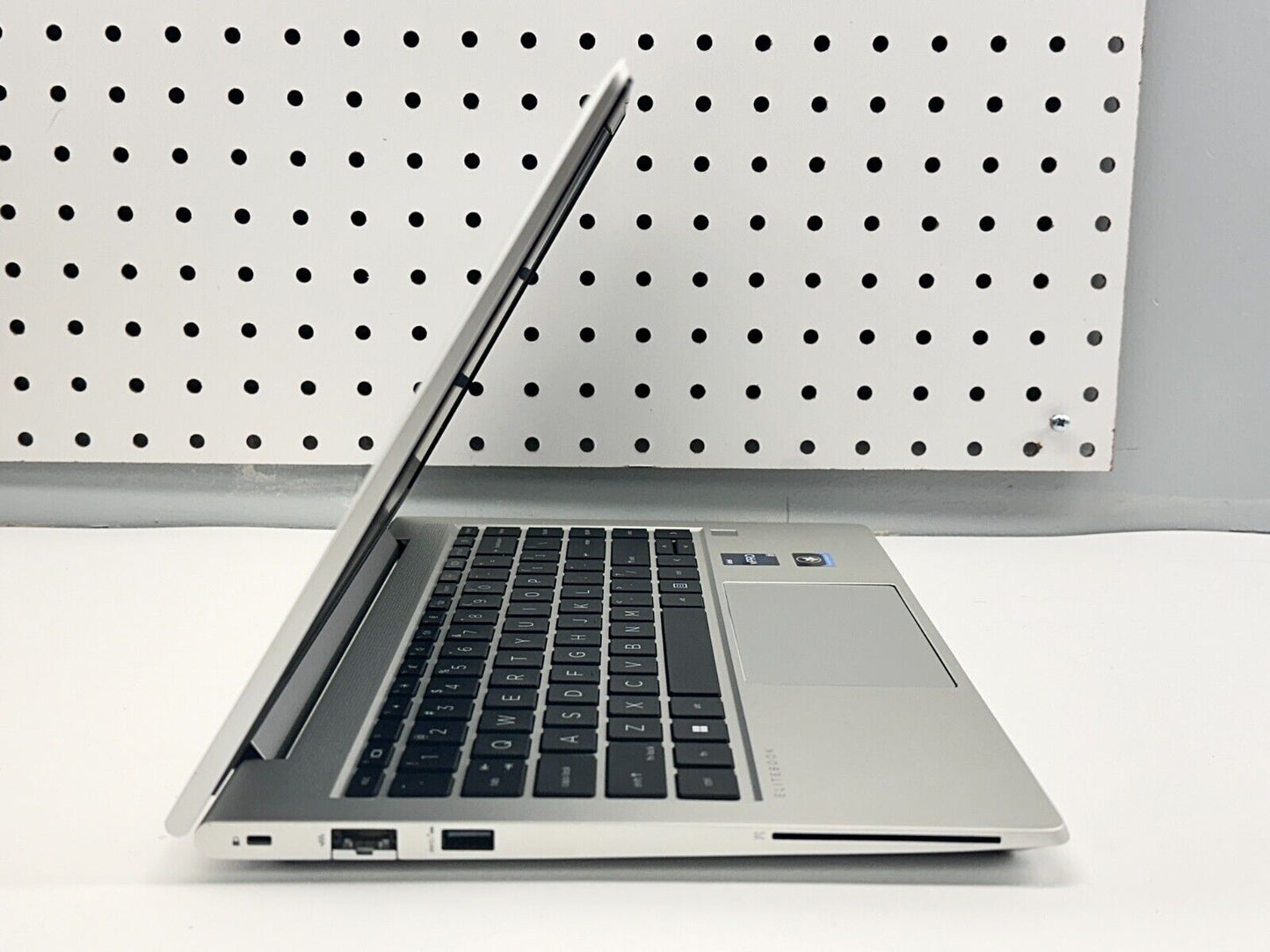 HP EliteBook 640 G9 (12th Gen i7, 16GB DDR4, 1TB NVMe M.2 SSD) 14" FHD
